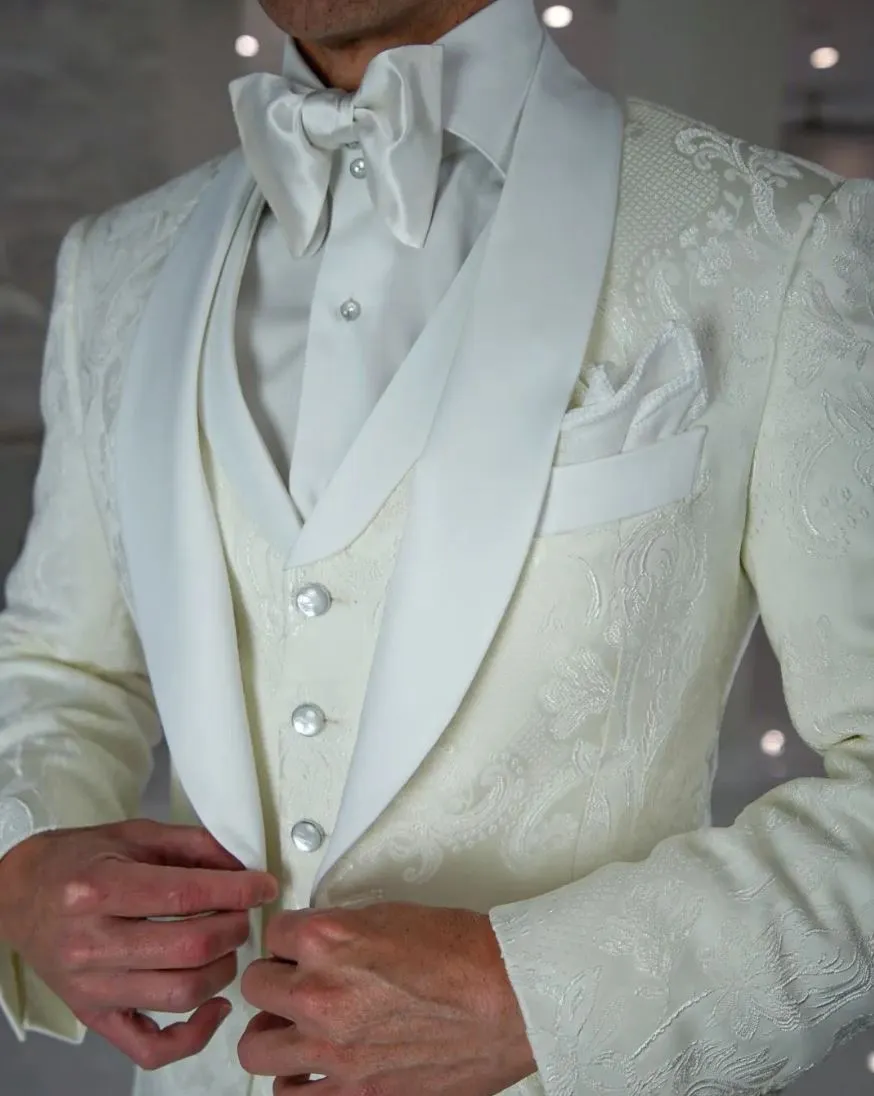 Vanilla Vittoriana Dinner Jacket @ The Vault